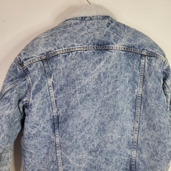 Vintage Levis sherpa lined jean jacket - Picture 7 of 10